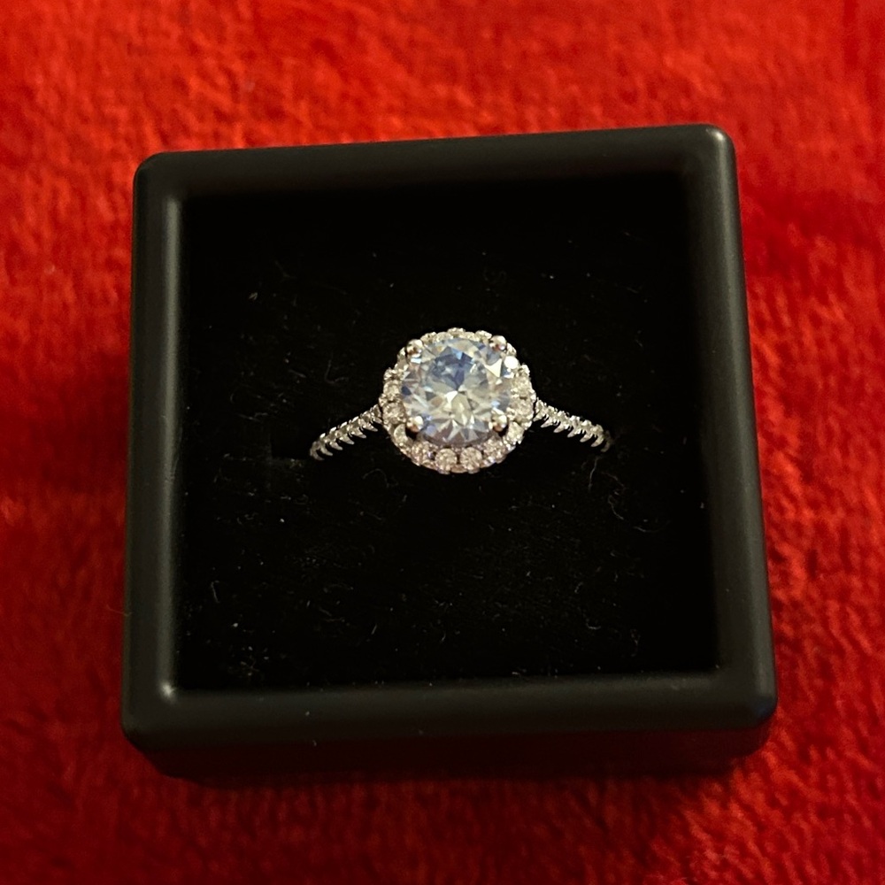 Moissanite Diamond ice blue 925 Sterling‎ Silver Women's Ring size 7